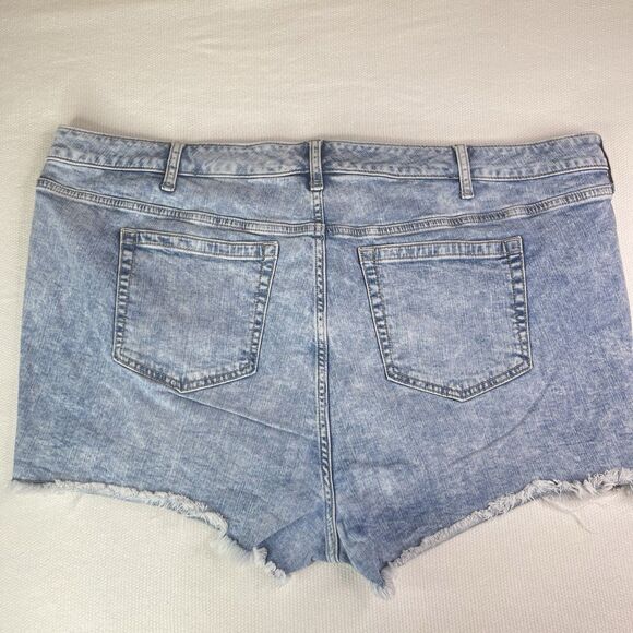 Torrid Blue Denim Jean Shorts Women’s Plus Size 26 Raw Hem Distressed Summer - Picture 2 of 12